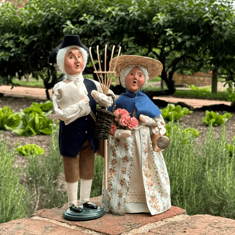 Gardening Martha Caroler by Byers' Choice - Image 6